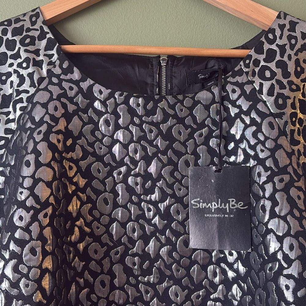 NWT Simply Be Leopard Print Metallic Short Sleeve Blouse Plus Sz US 22 - Picture 4 of 12